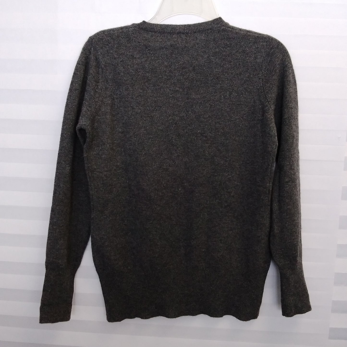Neiman Marcus Cashmere Women's Gray Cashmere Sweater - Size S