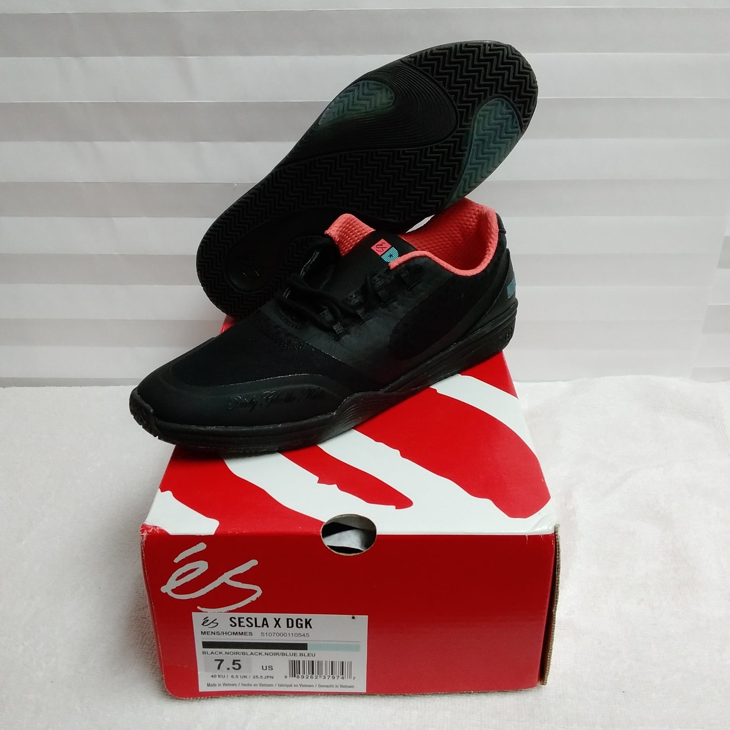 NIB - Es Men's Black SESLA X DGK Skateboarding Shoes - Size: 7.5
