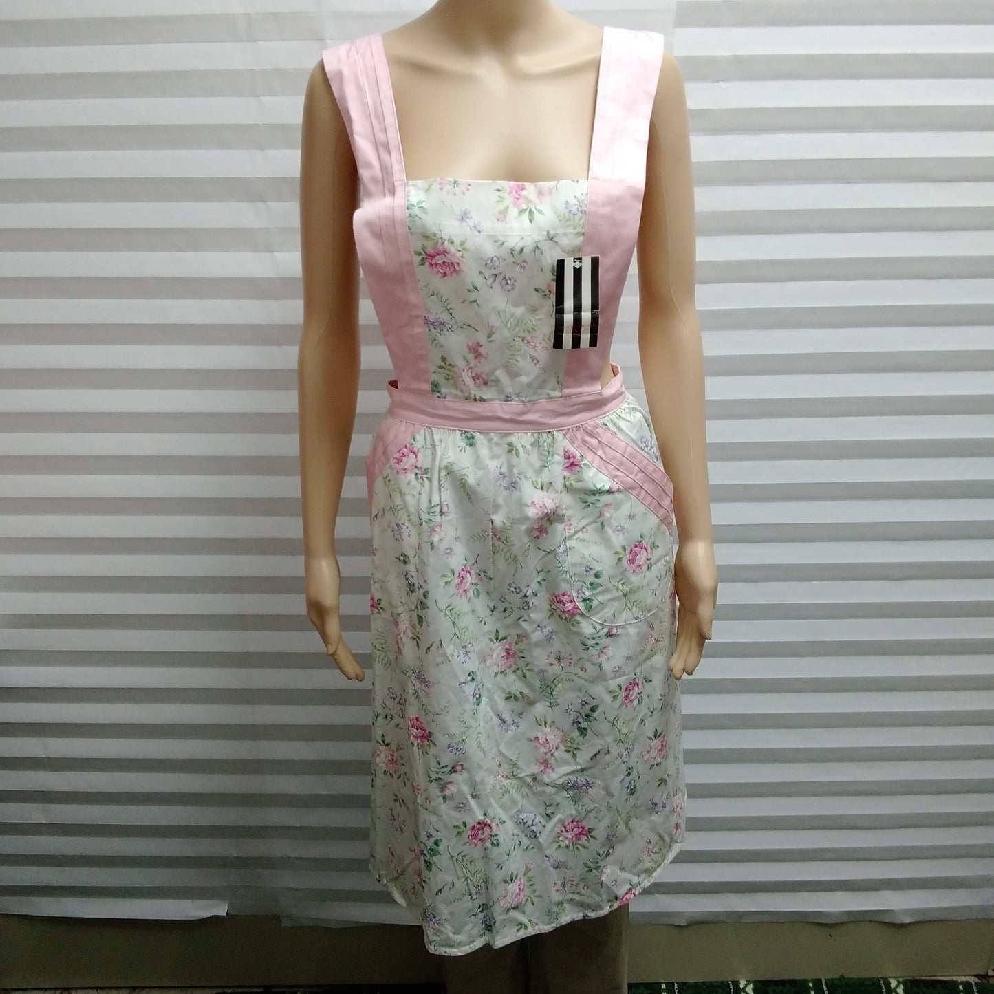 RARE NWT - Authentic Valentino Garavani Floral Cotton Apron