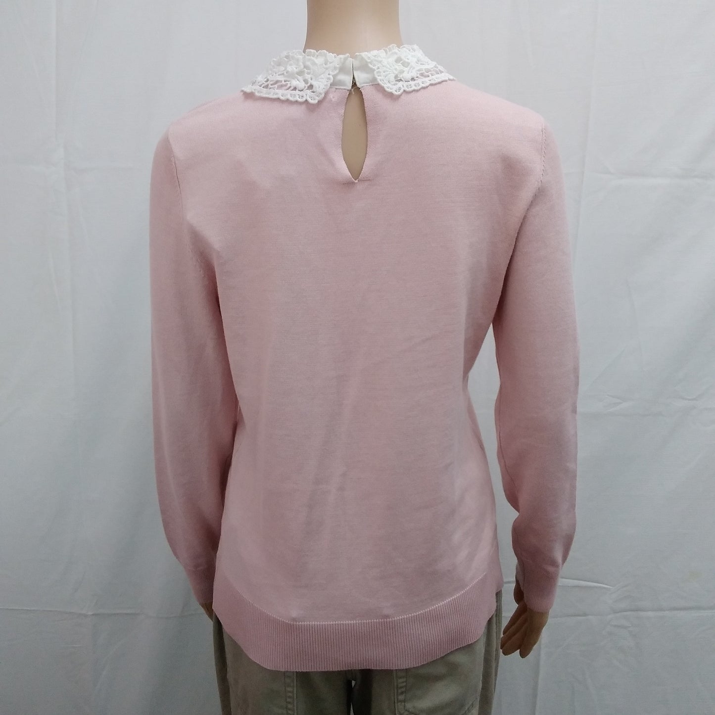 NWT - Cable & Gauge Women's Pink Sweater with White Lace Peter Pan Collar - Size: M