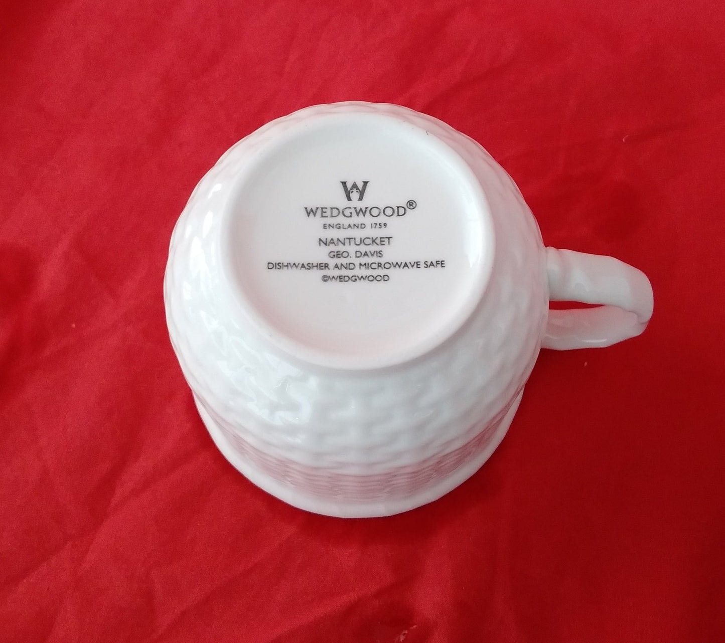 VTG -- Wedgewood Nantucket 4-piece Basket Weave Style Bone China Set