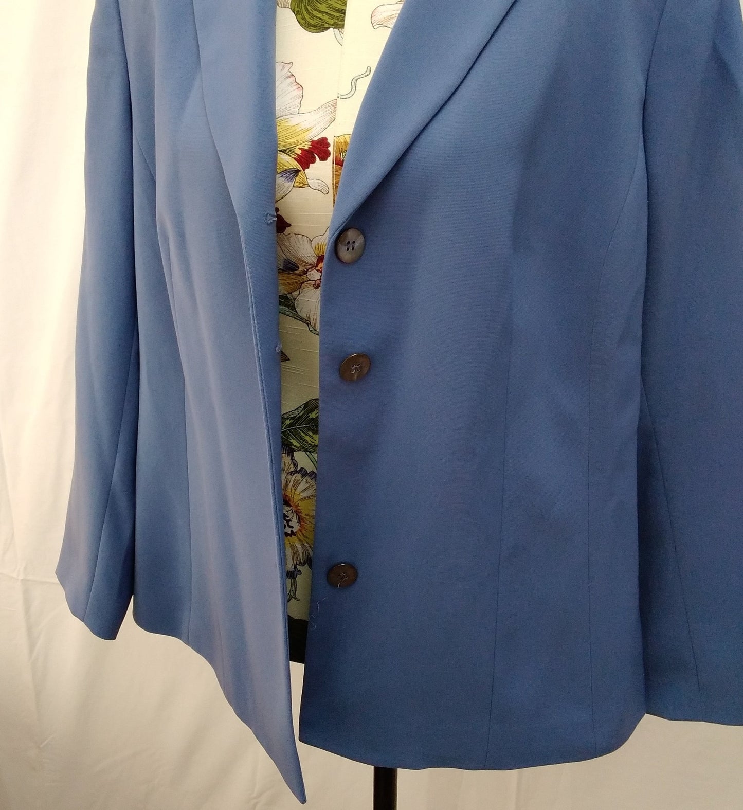 NWT -- Le Suit Light Blue Skirt Suit -- Size 14