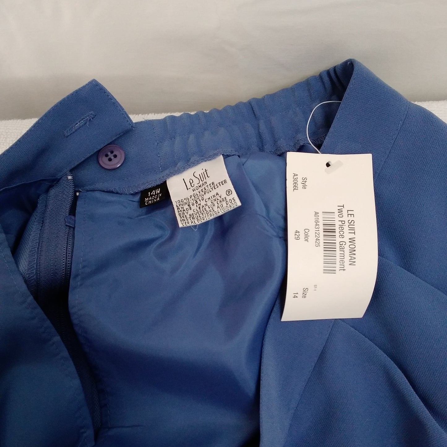 NWT -- Le Suit Light Blue Skirt Suit -- Size 14