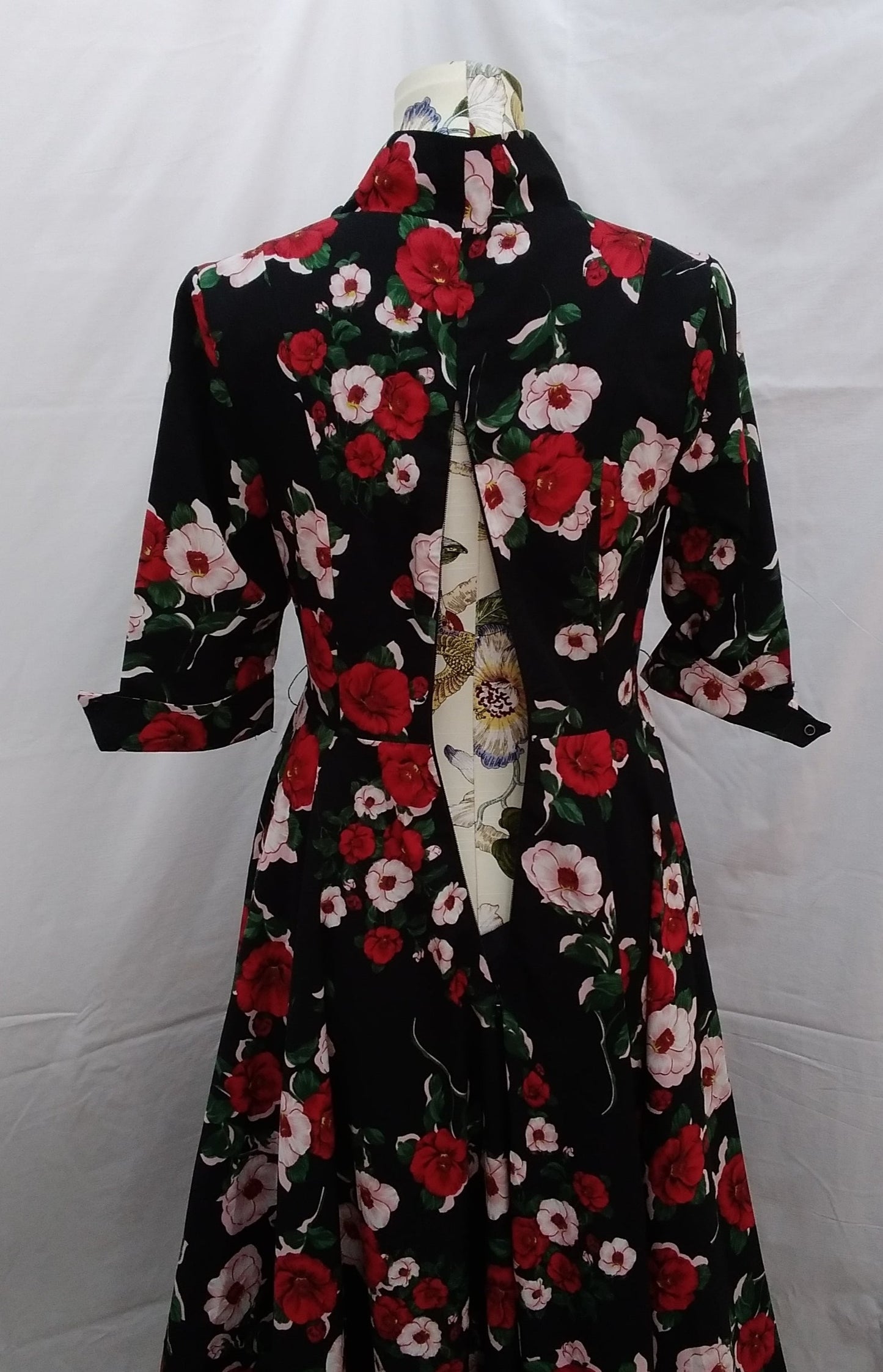 UNIQUE VINTAGE Red White Black Floral Print Dress -- S