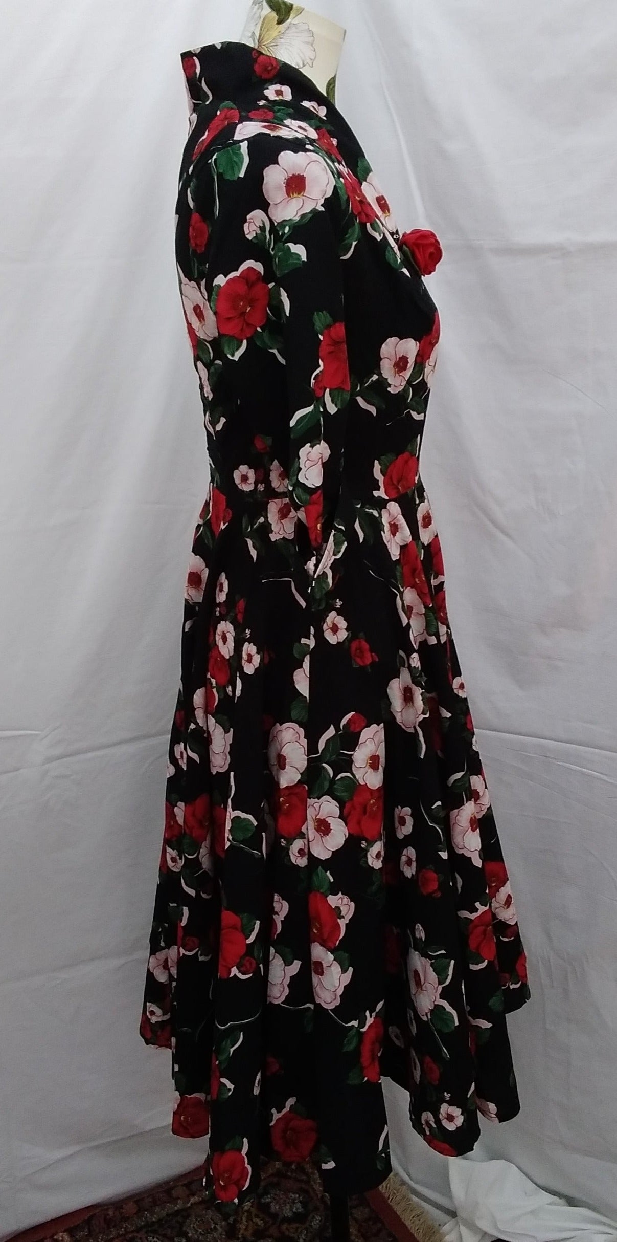 UNIQUE VINTAGE Red White Black Floral Print Dress -- S