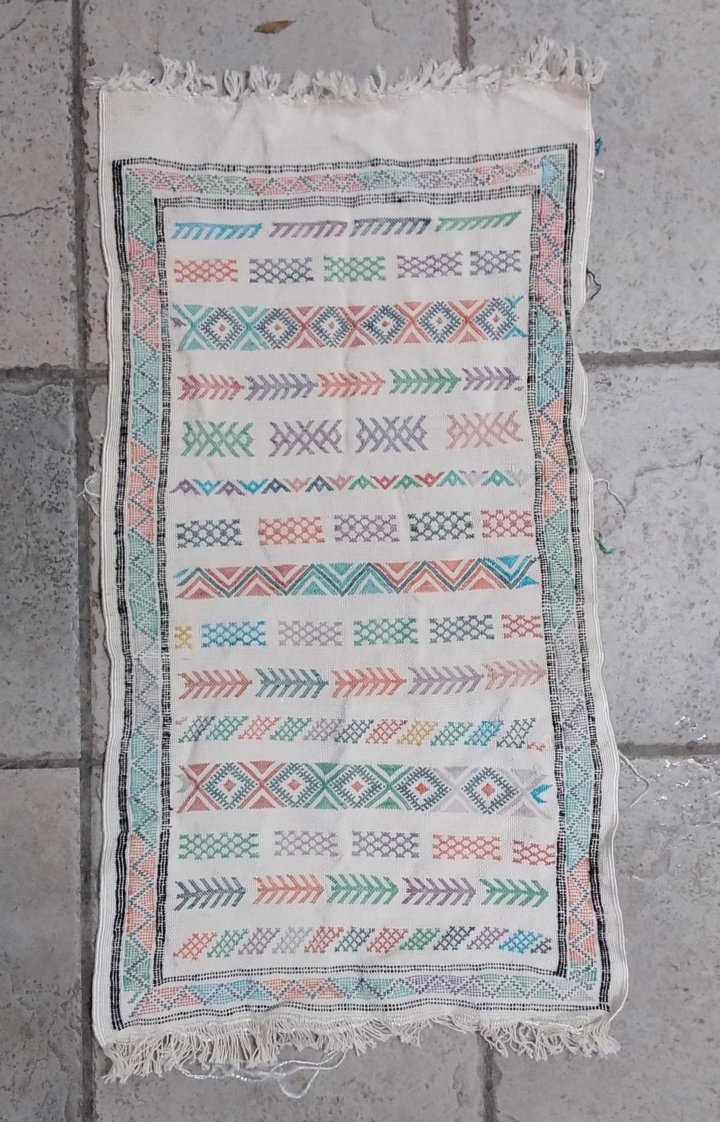 Handwoven Moroccan Hanbal Throw Rug