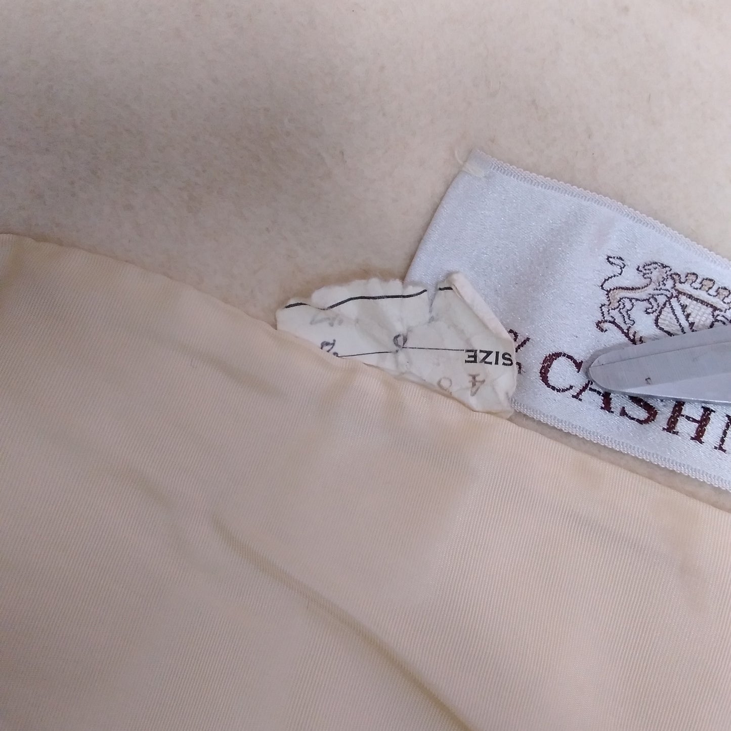 Vintage (70s/80s) ILGWU - Women's Crème 100% Cashmere Wrap Coat -- Size 7
