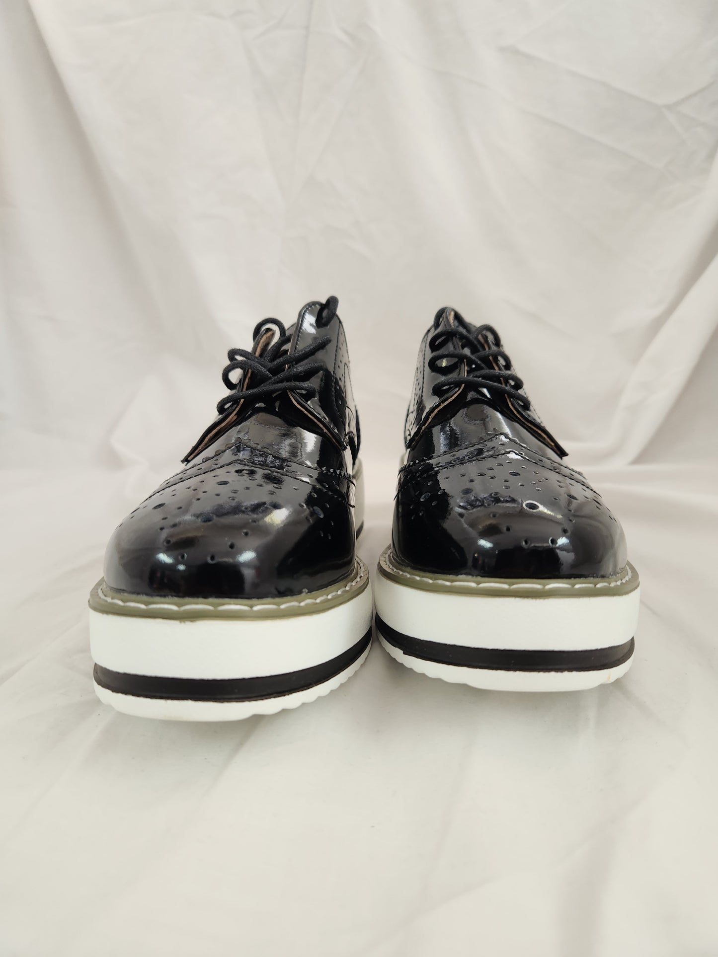 NWOB - DADAWEN Women's Black Platform Lace-Up Wingtips Square Toe Oxfords - Size: 40 (US 8)