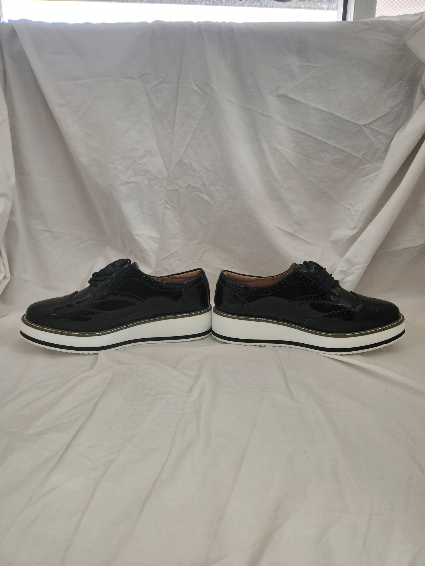 NWOB - DADAWEN Women's Black Platform Lace-Up Wingtips Square Toe Oxfords - Size: 40 (US 8)