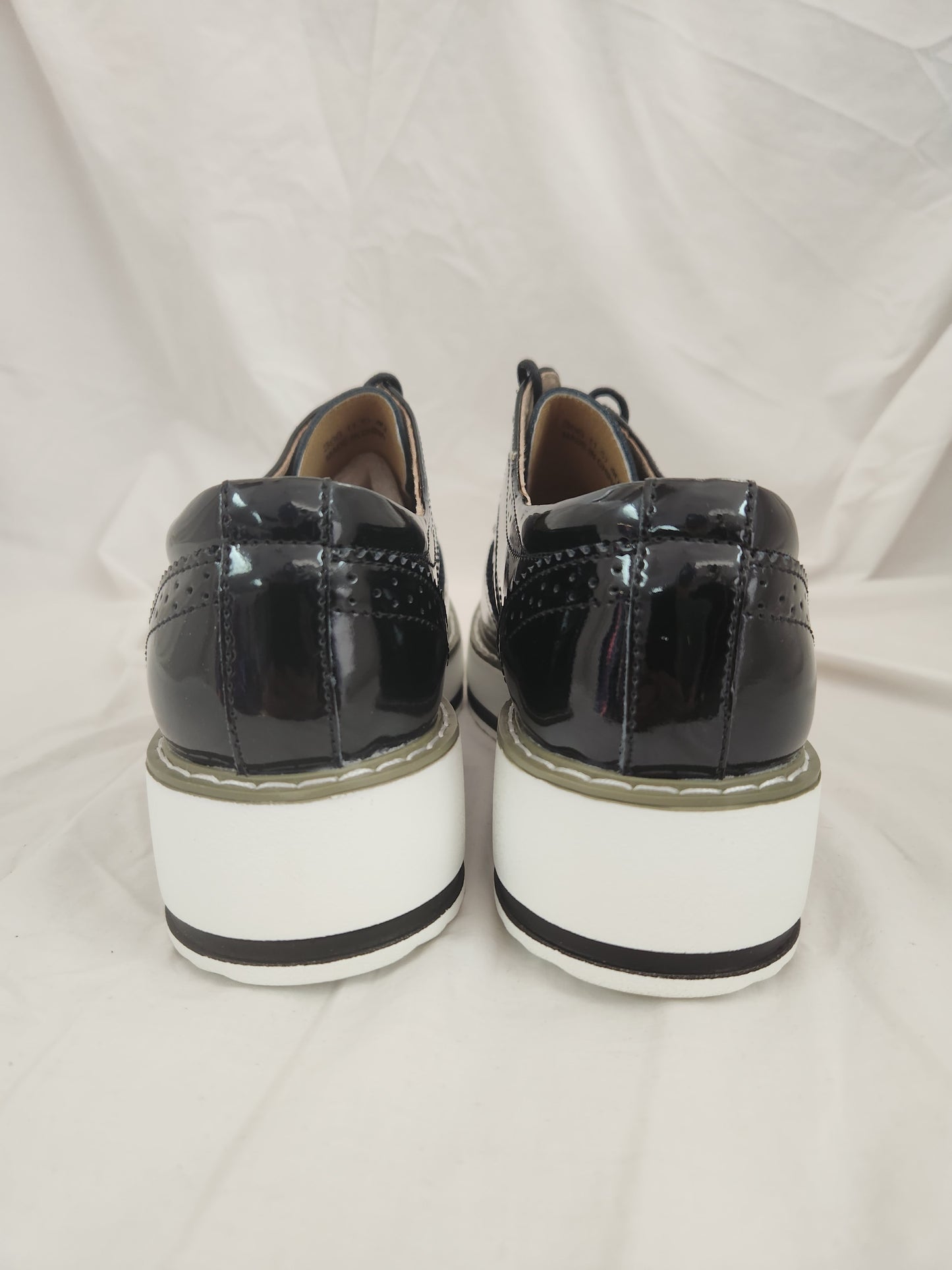 NWOB - DADAWEN Women's Black Platform Lace-Up Wingtips Square Toe Oxfords - Size: 40 (US 8)