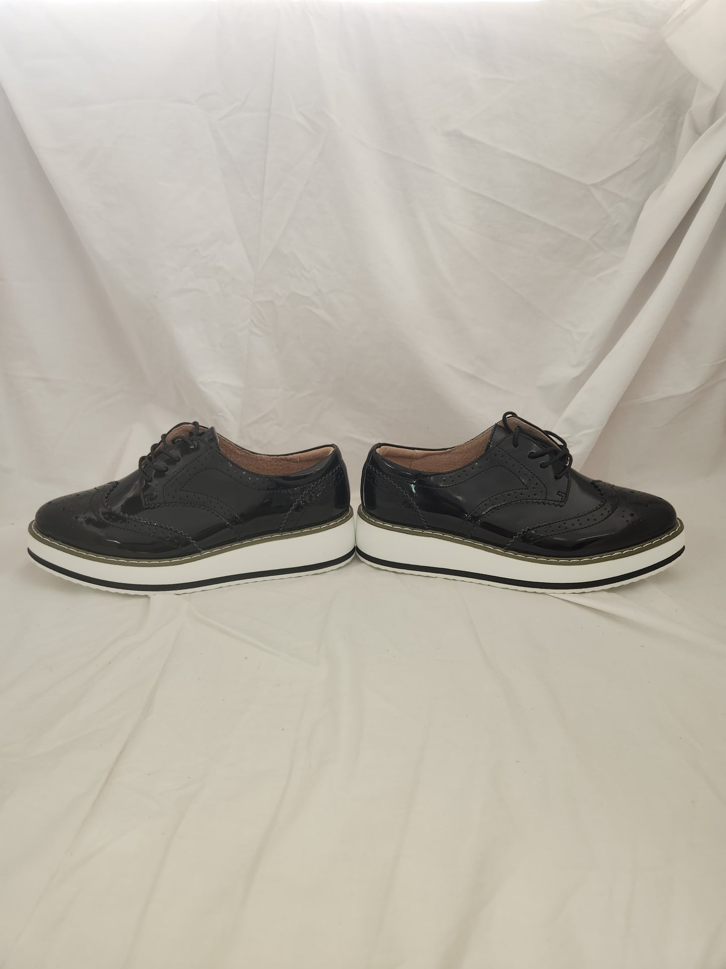 NWOB - DADAWEN Women's Black Platform Lace-Up Wingtips Square Toe Oxfords - Size: 40 (US 8)