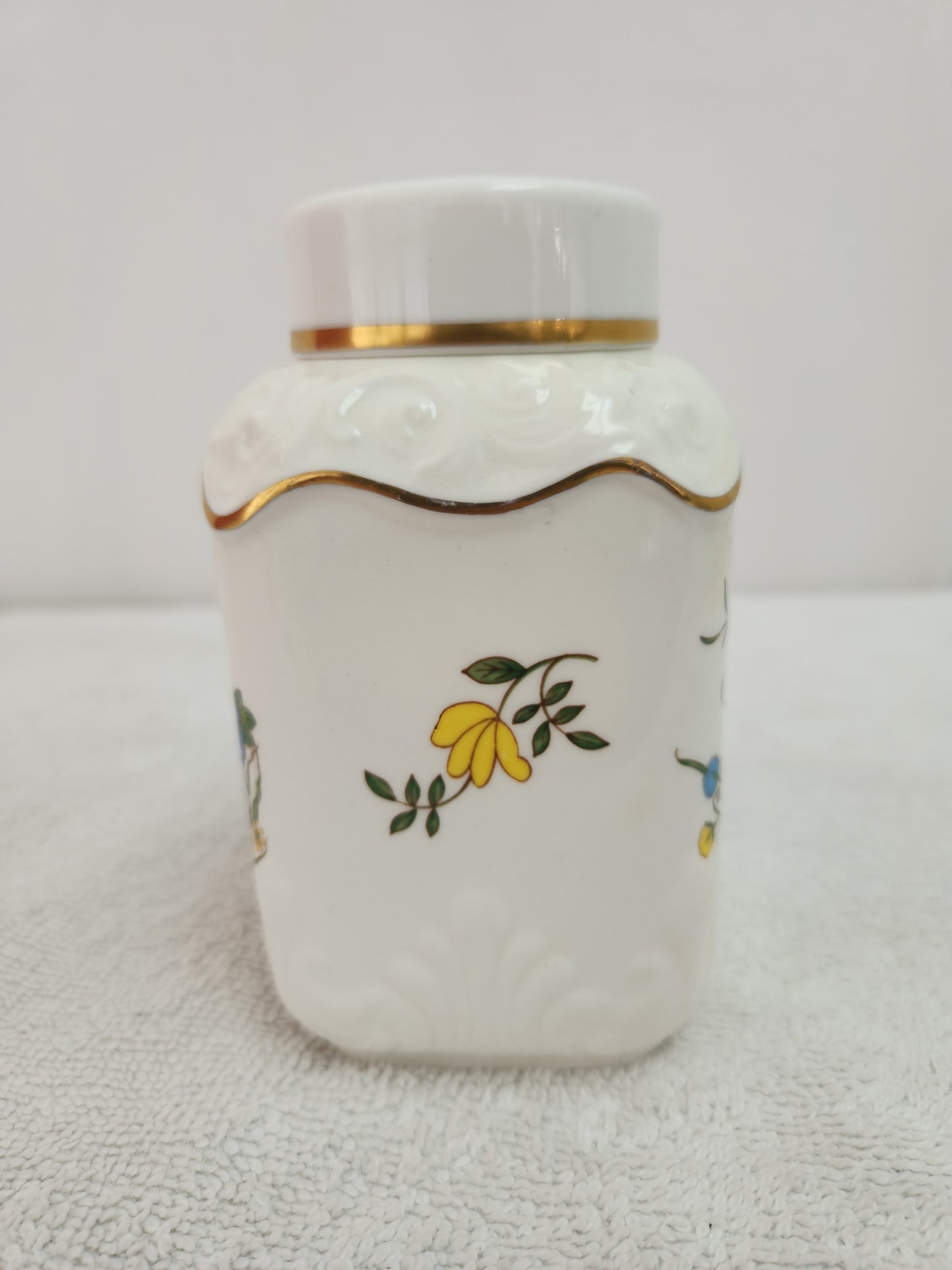 Aynsley Bone China Famille Rose Spice Jar