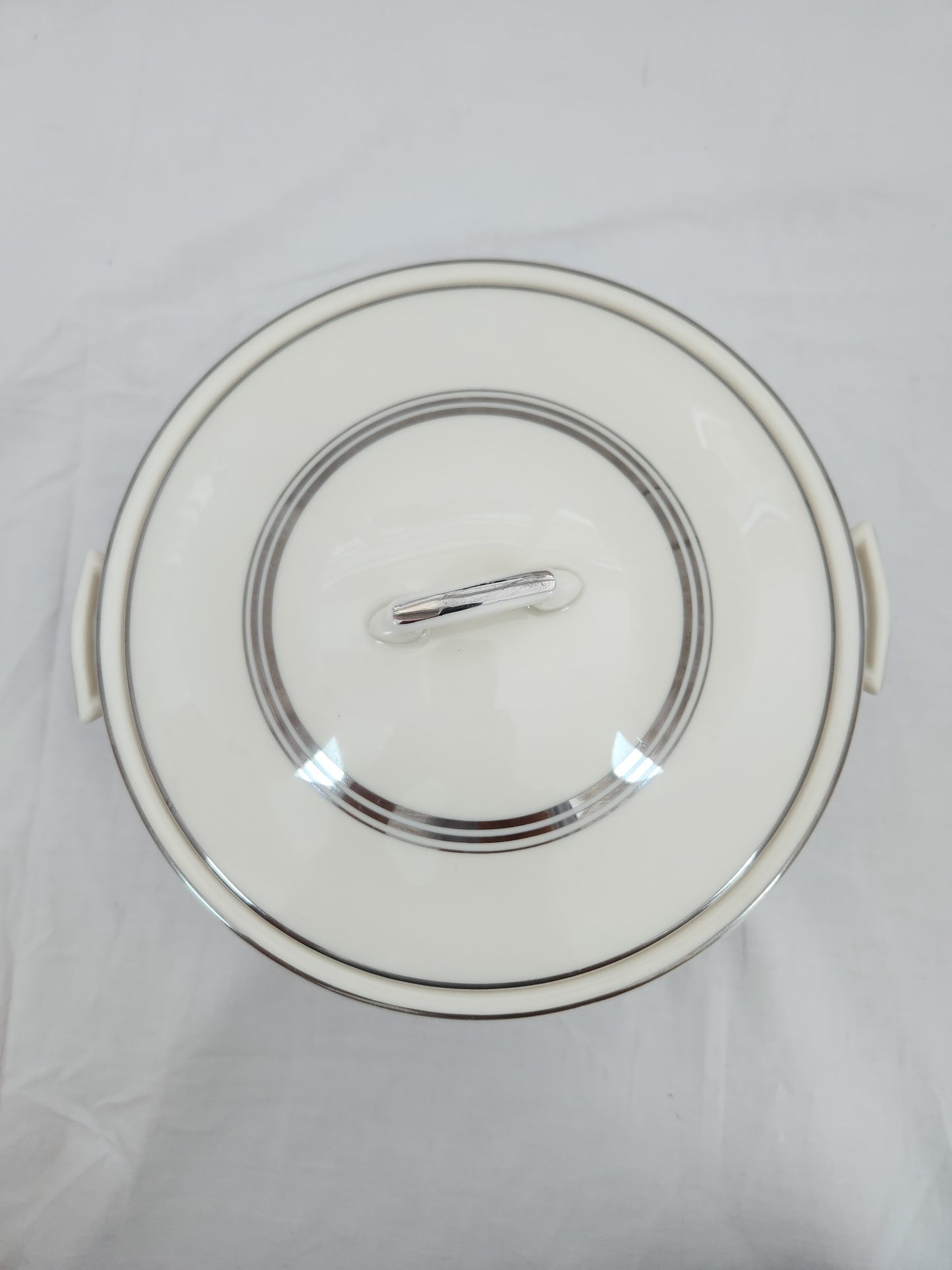 VTG - Round Covered Vegetable Dish in Nimbus Platinum by SYRACUSE