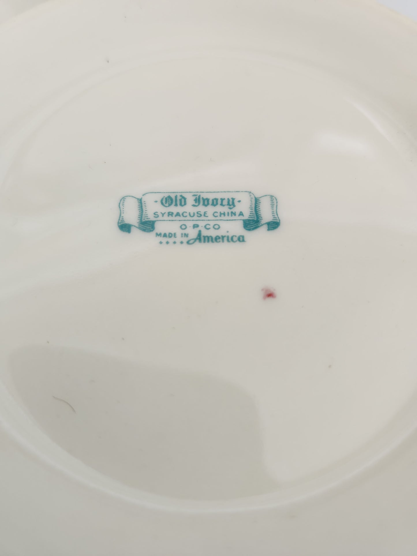 VTG - Round Covered Vegetable Dish in Nimbus Platinum by SYRACUSE