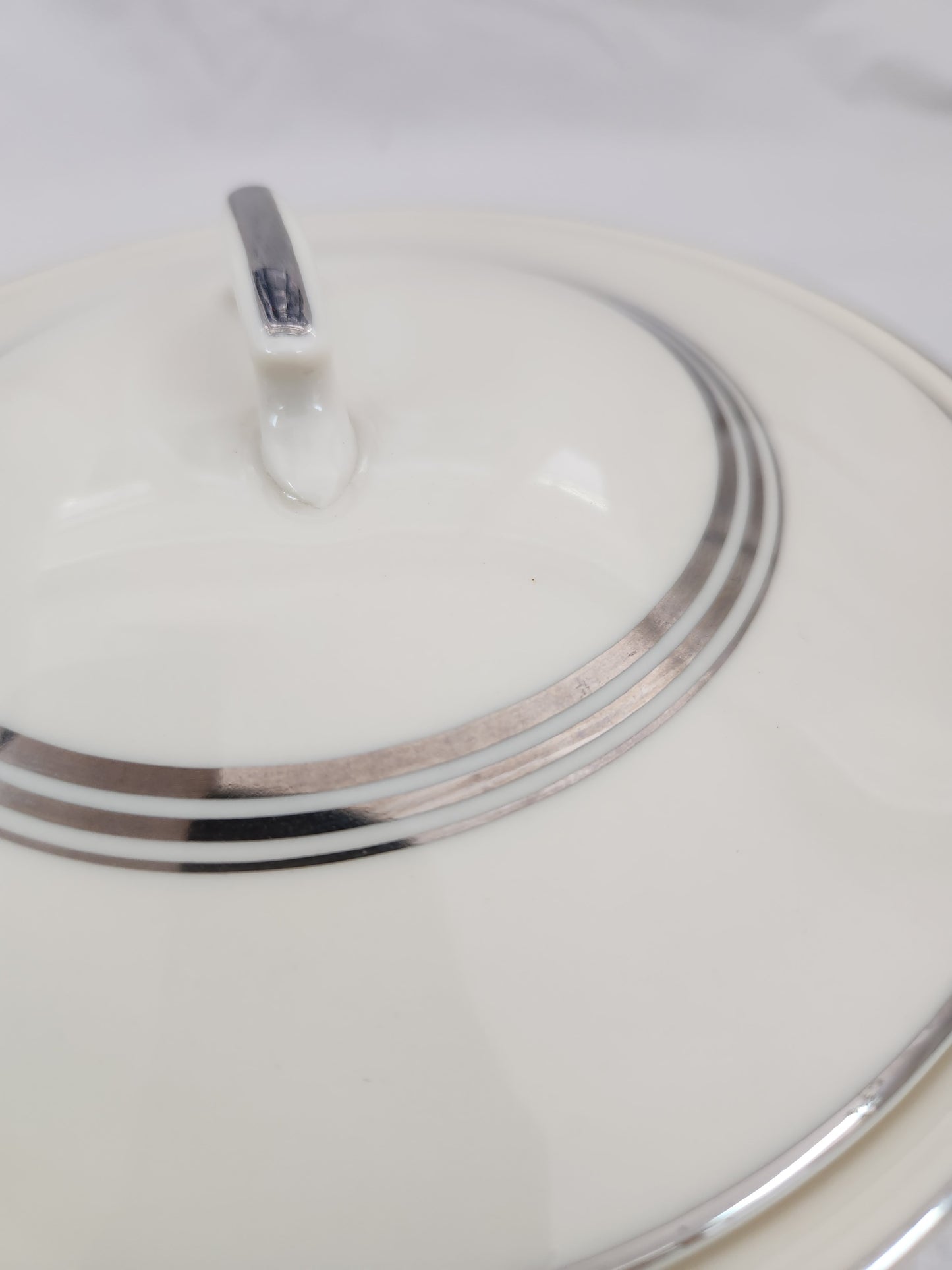 VTG - Round Covered Vegetable Dish in Nimbus Platinum by SYRACUSE