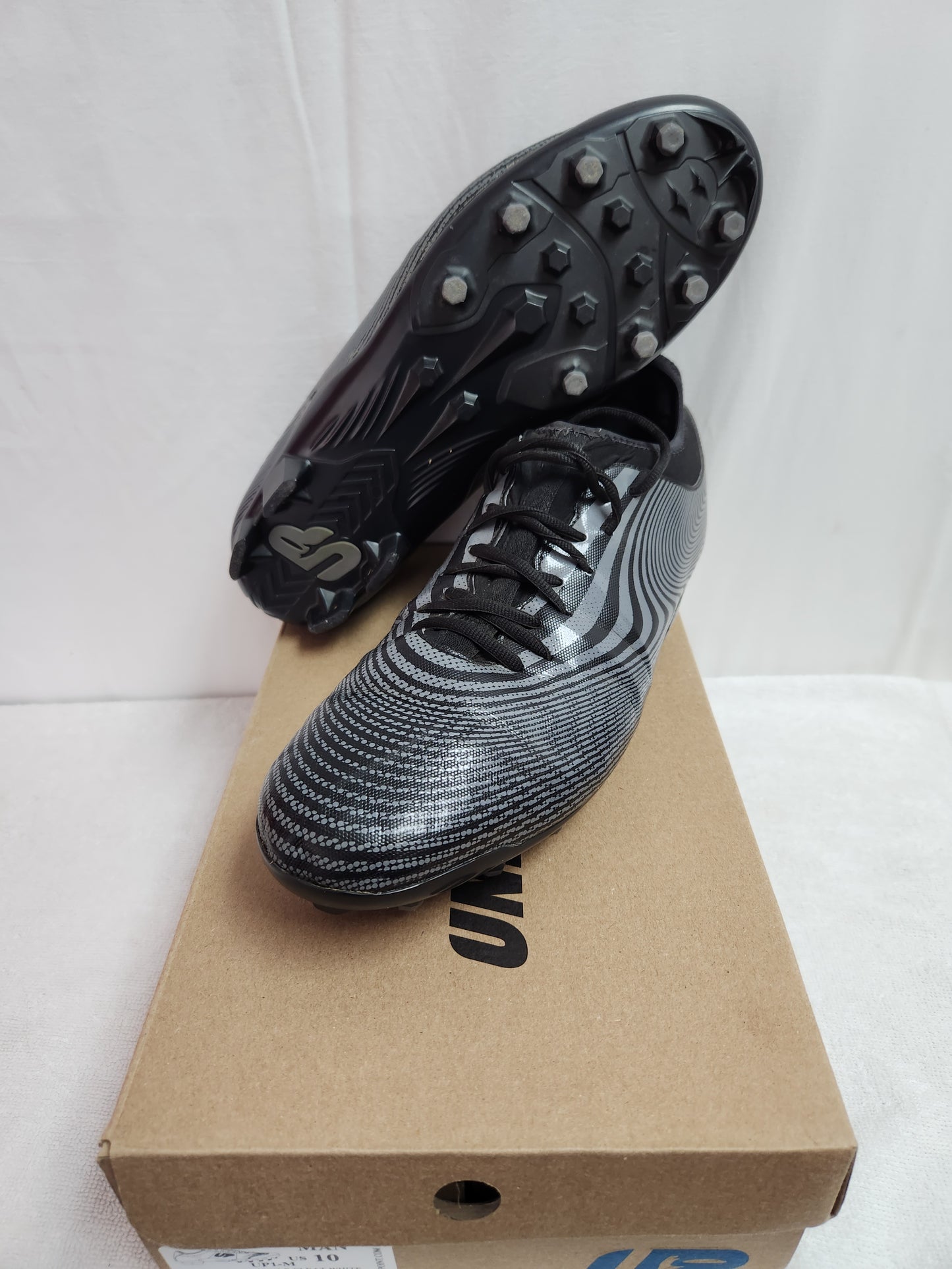 Rare Universe Point Men's Black Microfiber Ankle Cleats - Size: 13.5