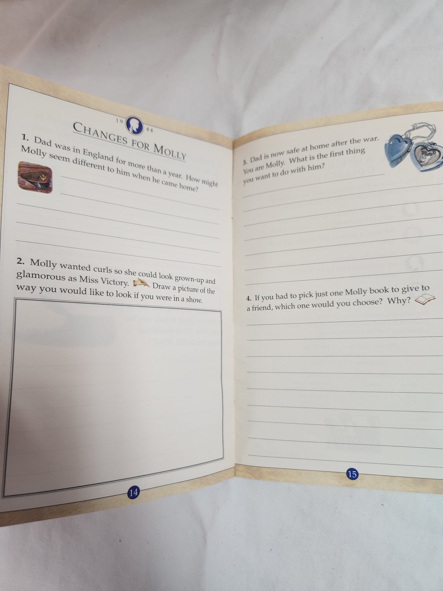 Pleasant Company American Girl Molly-1944 Reading Journal
