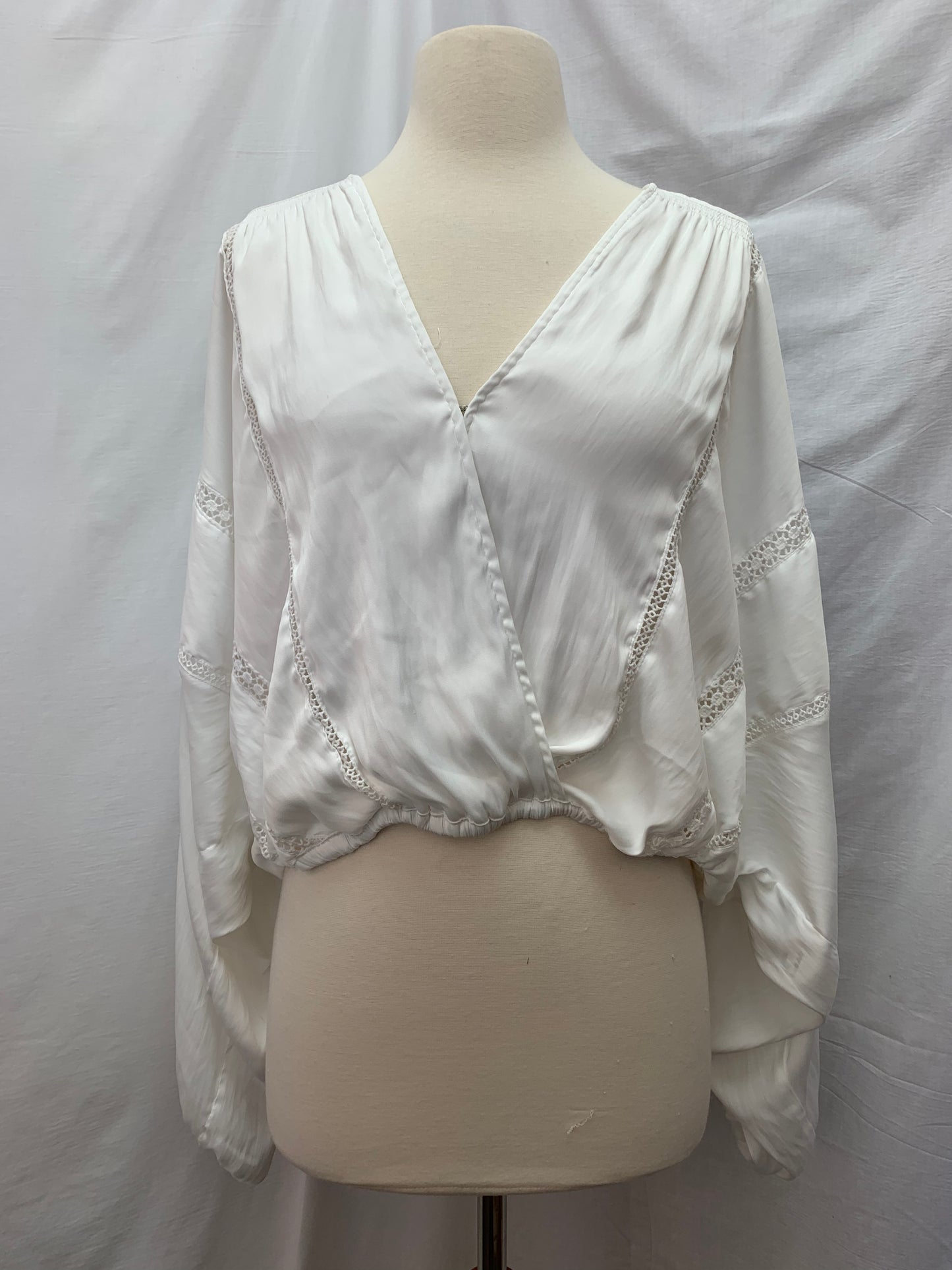 FREE PEOPLE white Bubble Long Sleeve Shirt - M