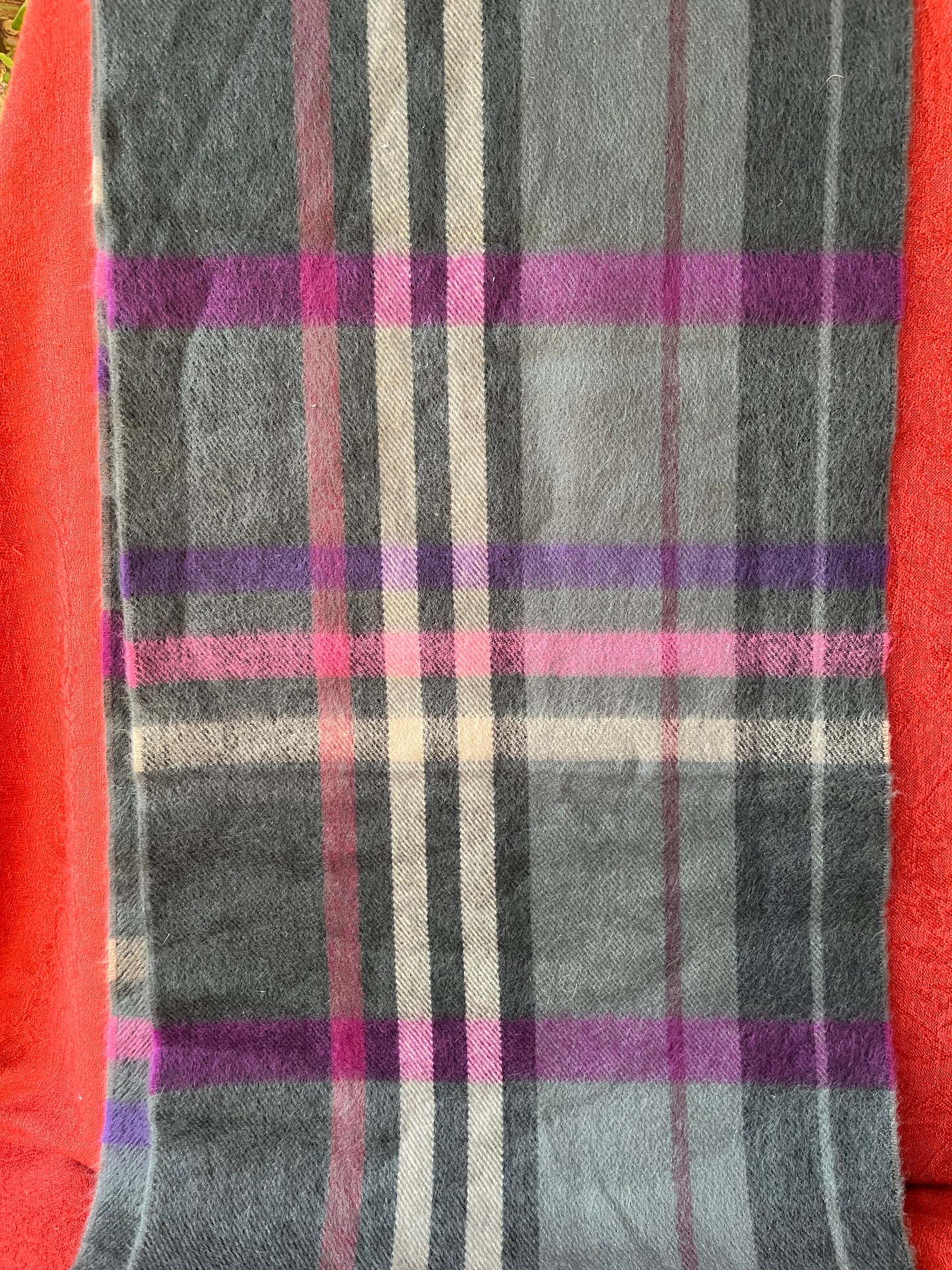 100% Cashmere Plaid Scarf