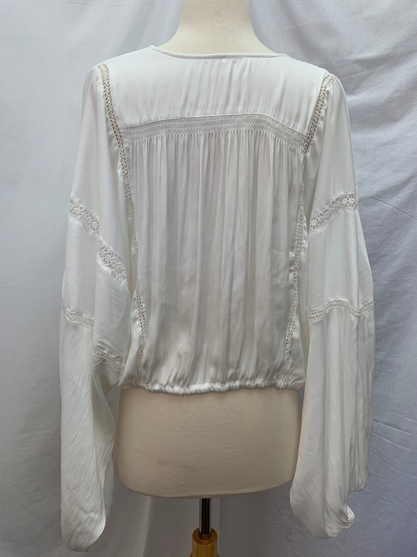 FREE PEOPLE white Bubble Long Sleeve Shirt - M