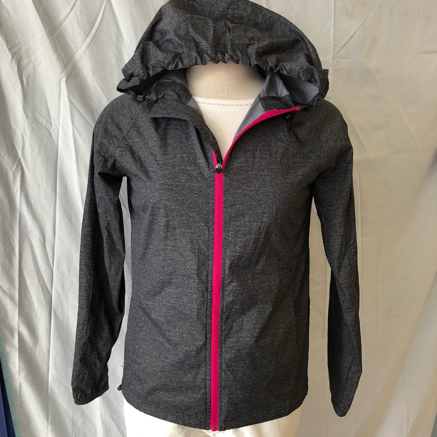 Asics Grey Packable Jacket-Size M
