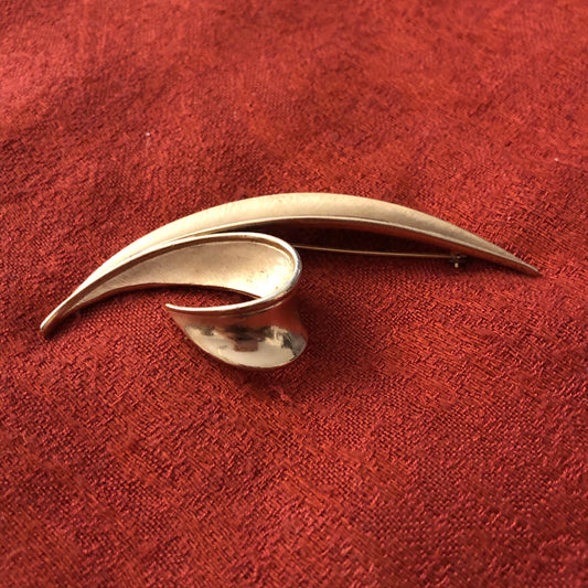 Vintage Brushed Gold Tone Leaf Brooch by Trifari