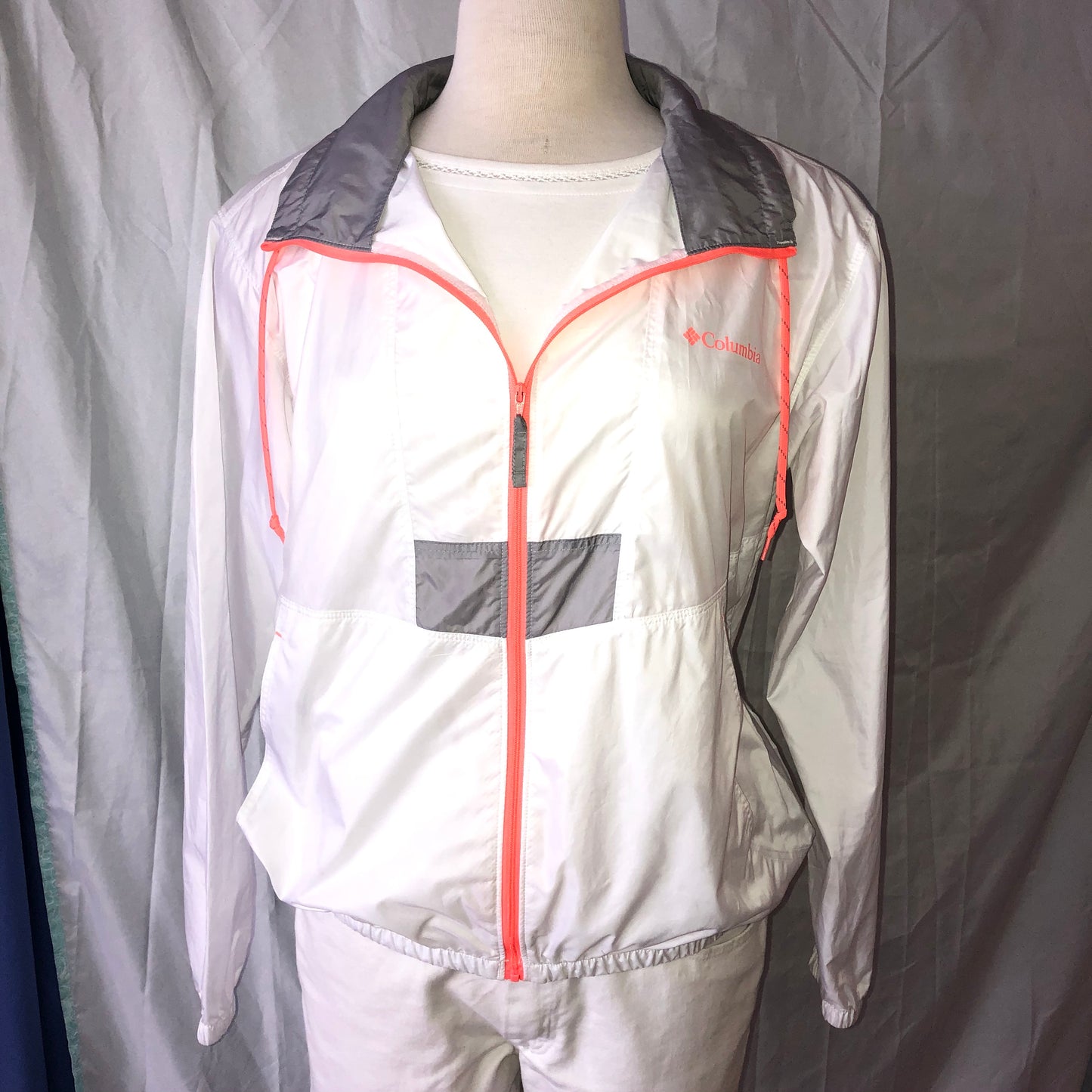 Columbia White Color-Blocked Lightweight Windbreaker - M