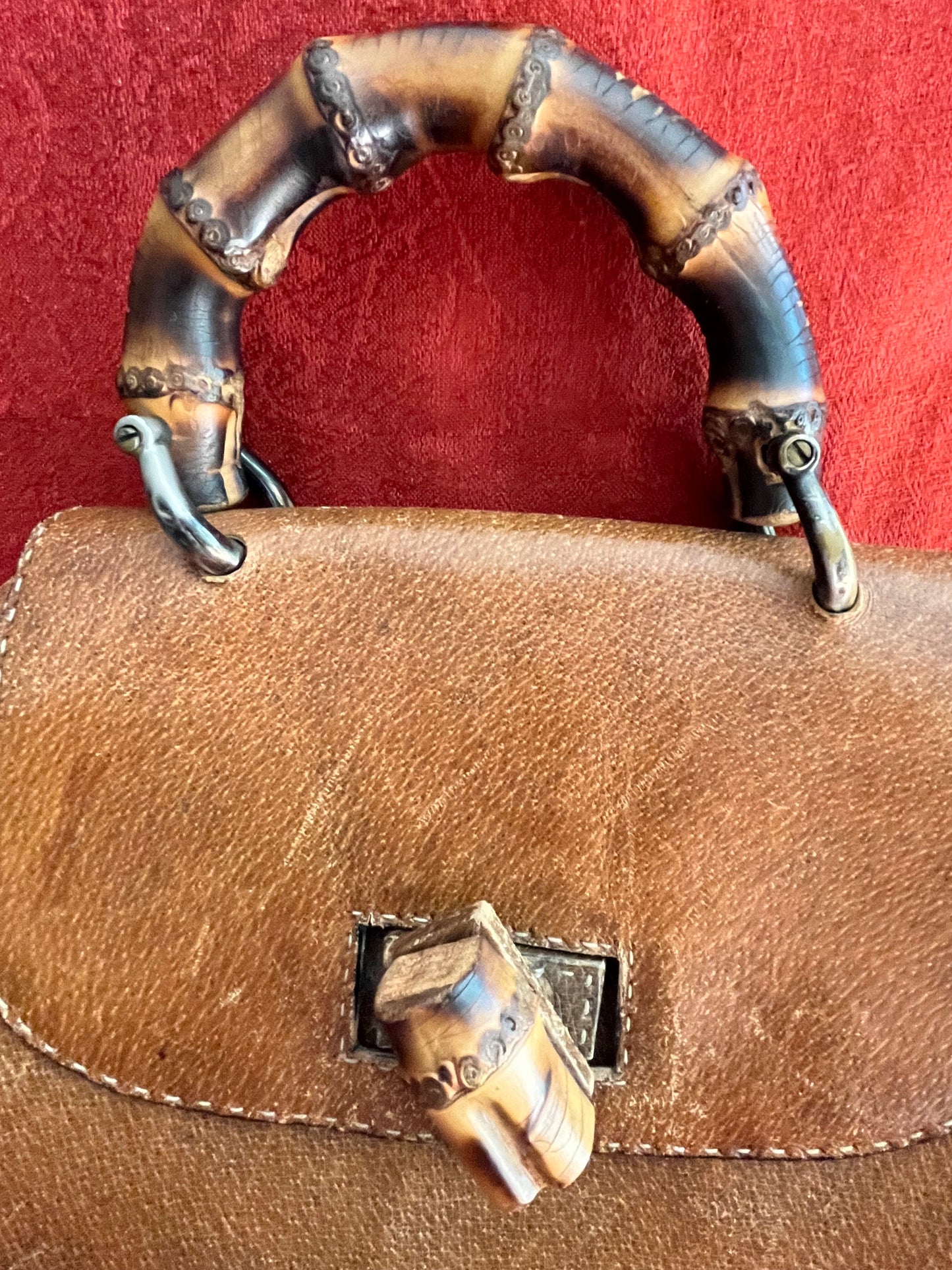 Vintage Leather Handbag with Wooden Handle and Closure