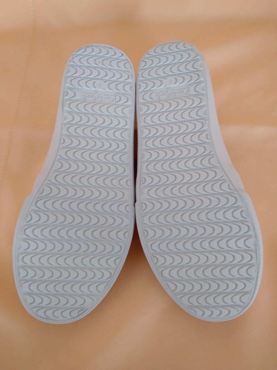 Cat & Jack Aliki Iridescent Shoes - Size 4
