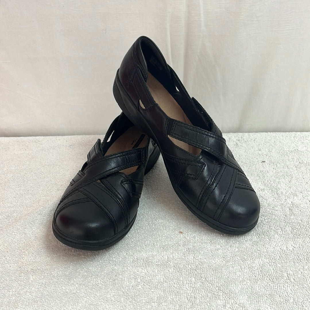 Deqenereret Smuk kvinde benzin Clark's Collection Slip-on Closed-toe Black Leather Shoes with Comfort –  CommunityWorx Thrift Online