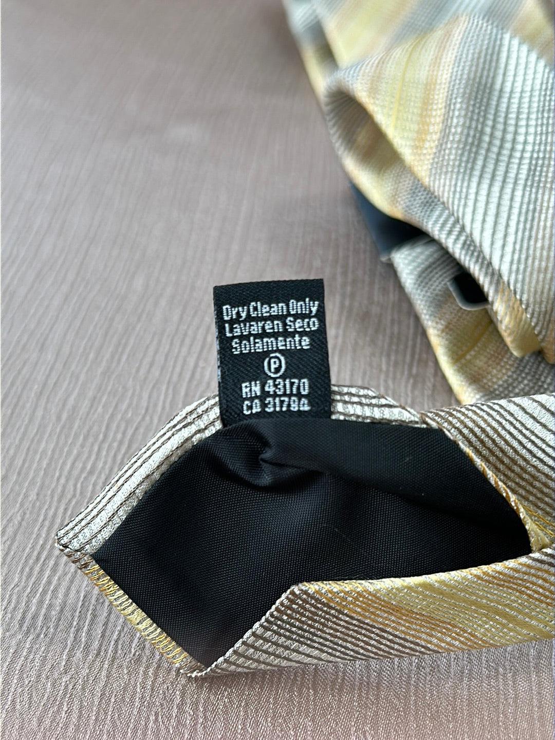 NWT - VAN HEUSEN yellow & light brown Stripe 100% Silk Necktie - 4" x 57"