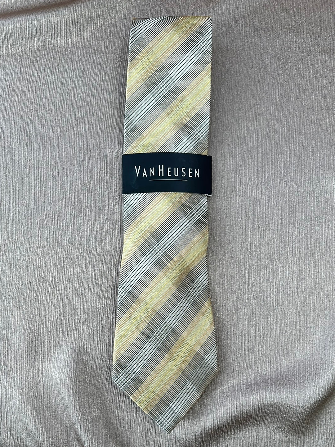 NWT - VAN HEUSEN yellow & light brown Stripe 100% Silk Necktie - 4" x 57"