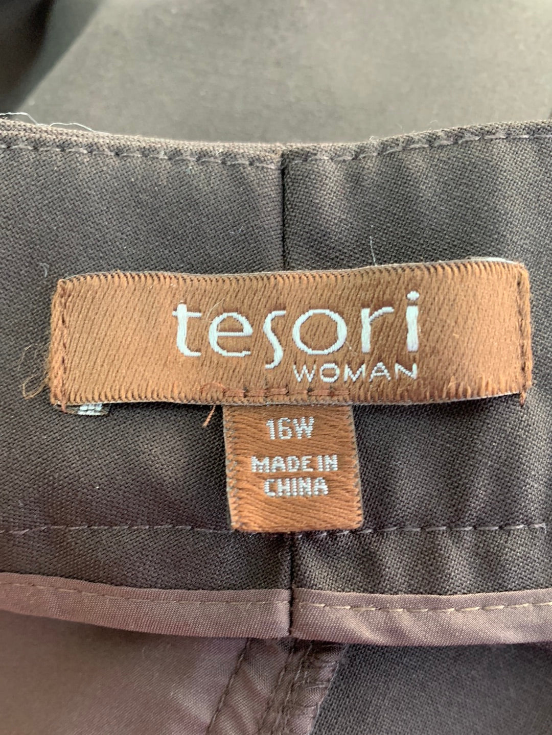 NWT - TESORI WOMAN ash brown Wool Unlined Cropped Pants - 16W