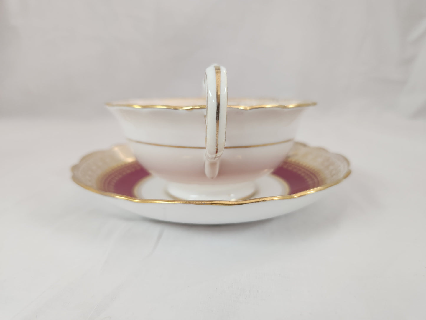 VTG - Gold Encrusted Scalloped Rim Footed Soup Bowl W/Saucer #6692 by Aynsley