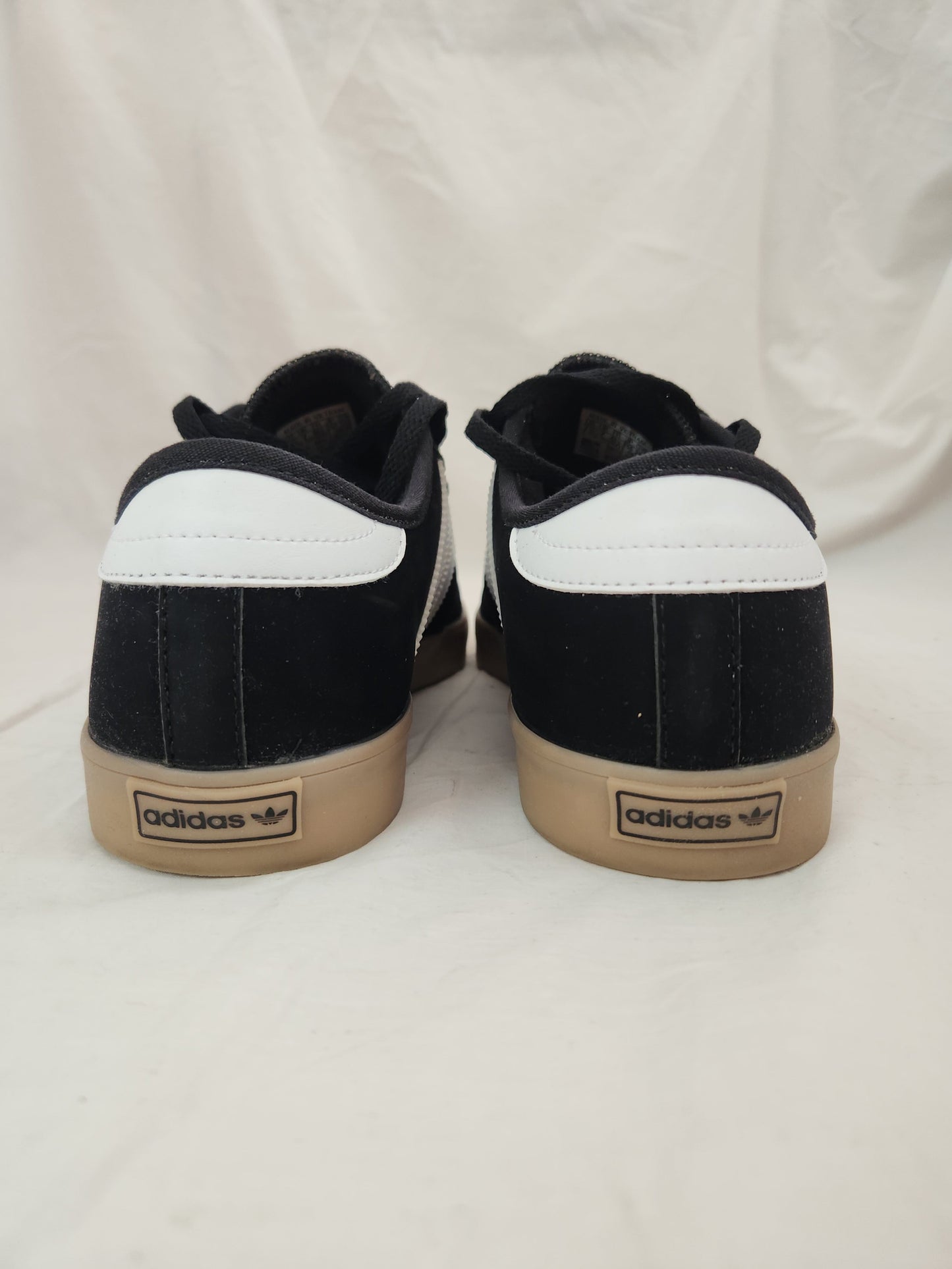 NIB - ADIDAS black white Seeley Sneaker Shoes - Men's 7.5