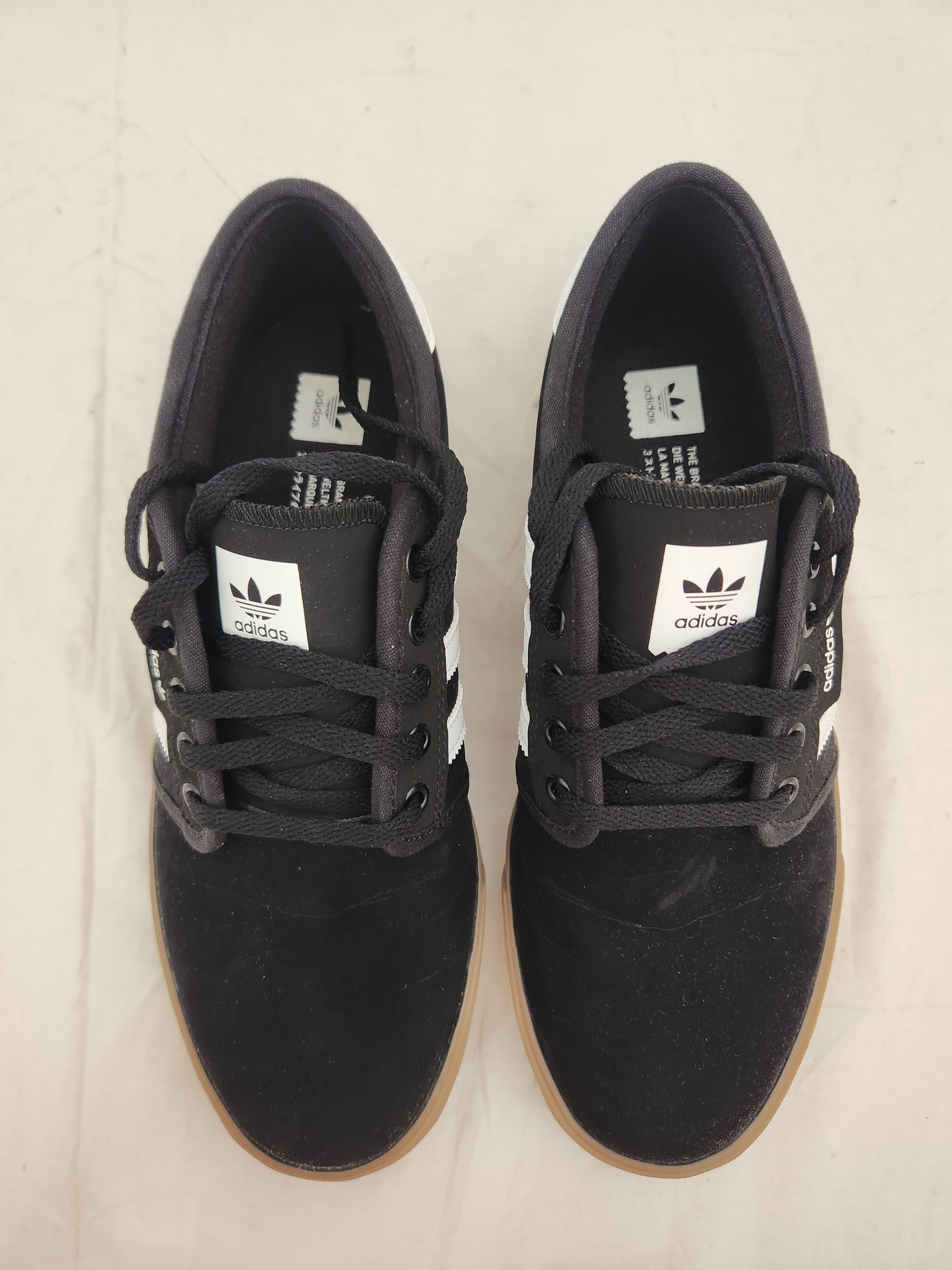 NIB - Adidas Men's Black and White - Size 7.5 – CommunityWorx