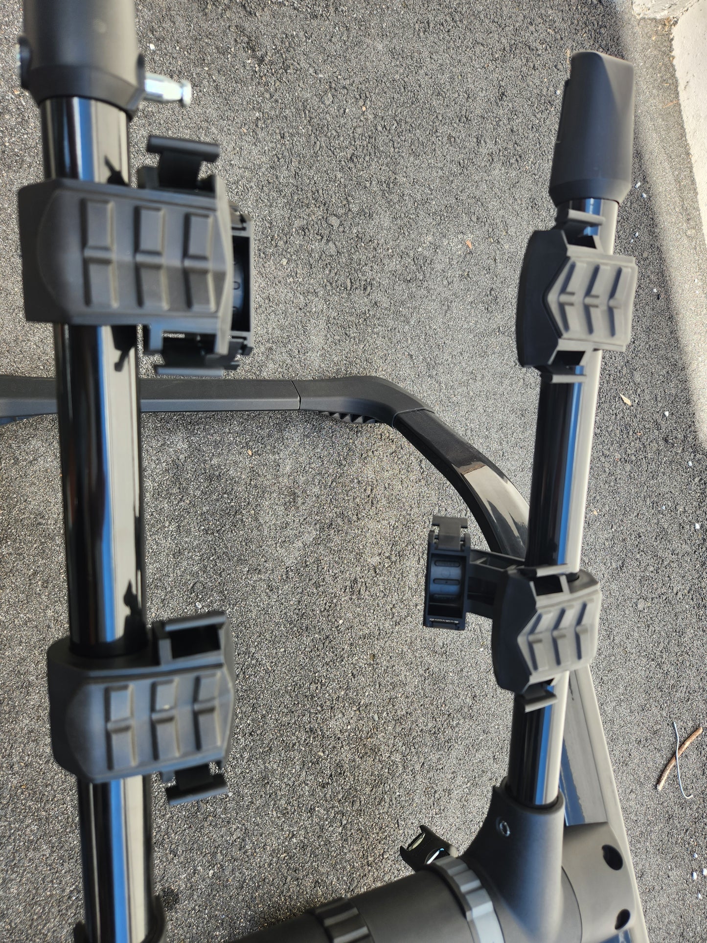 Yakima fullback 2 bike rack w/mounting straps - trunk mount (no bike straps/no key) LOCAL PICK-UP ONLY