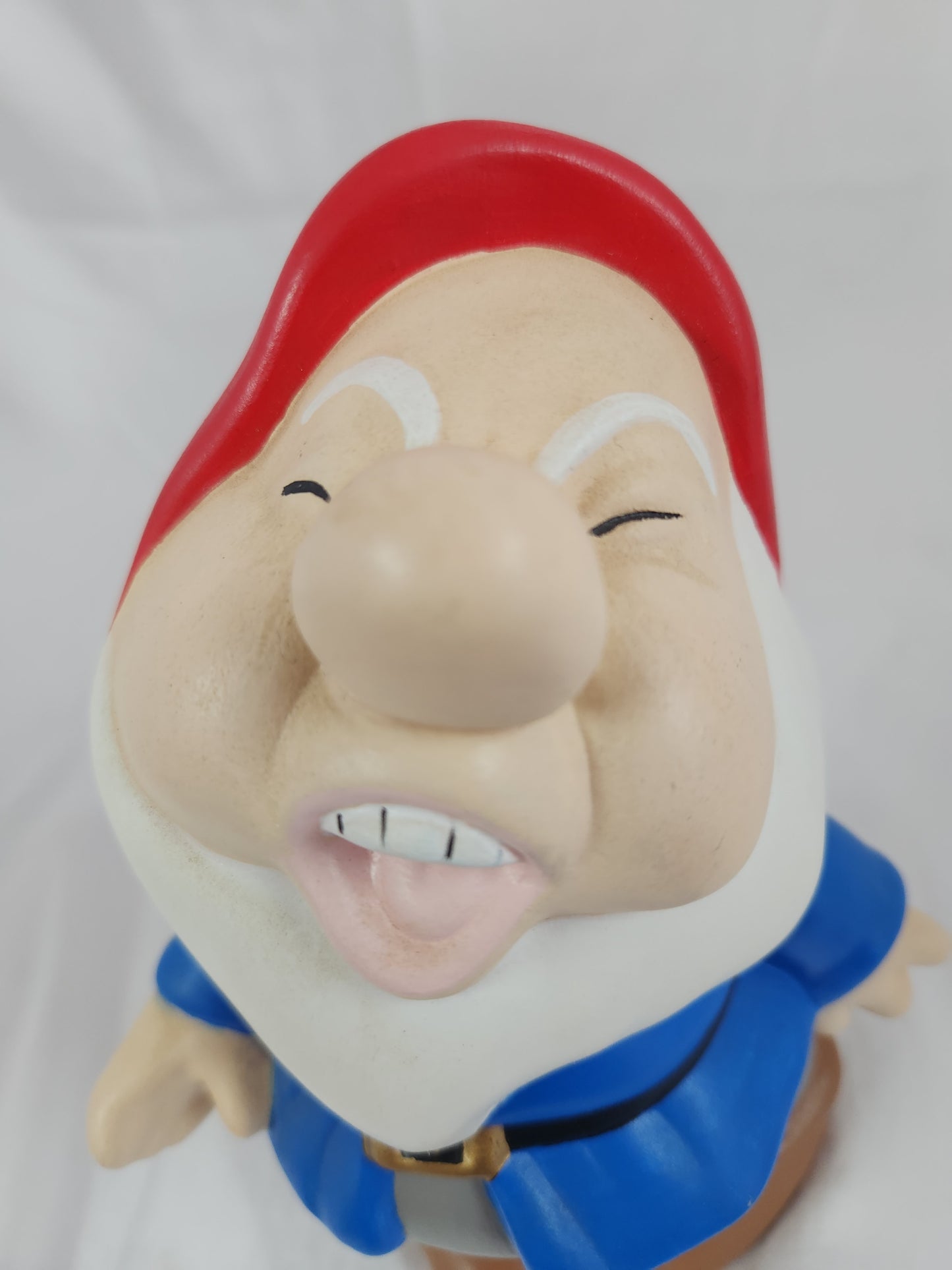 Walt Disney Snow White Seven Dwarfs Sneezy 8" Ceramic Figurine