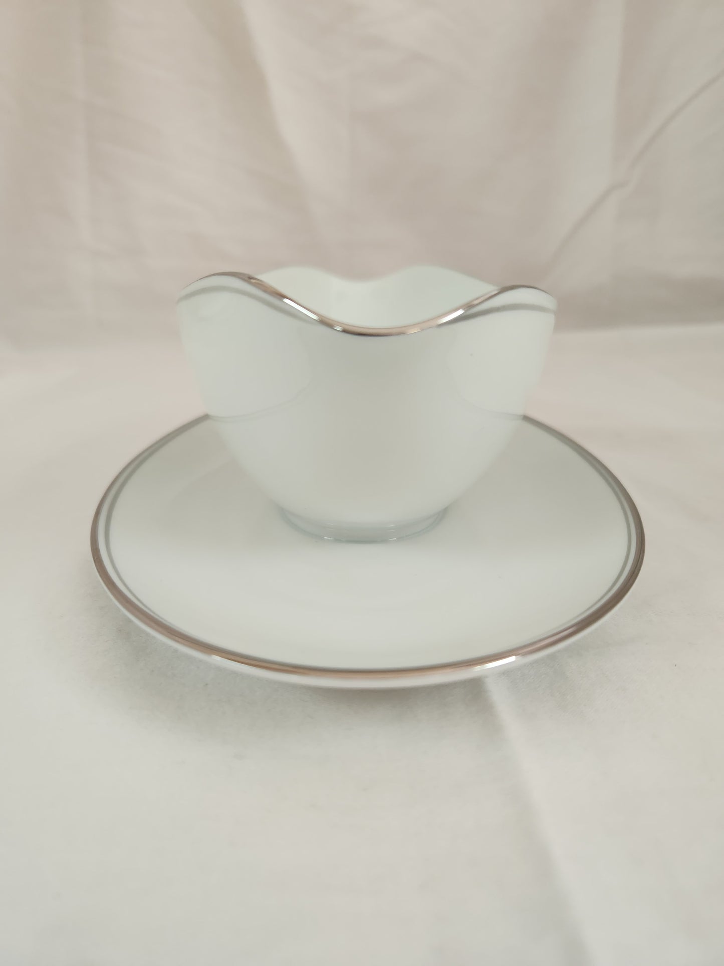 Noritake Graycliff Gravy Boat with Attached Underplate #5861
