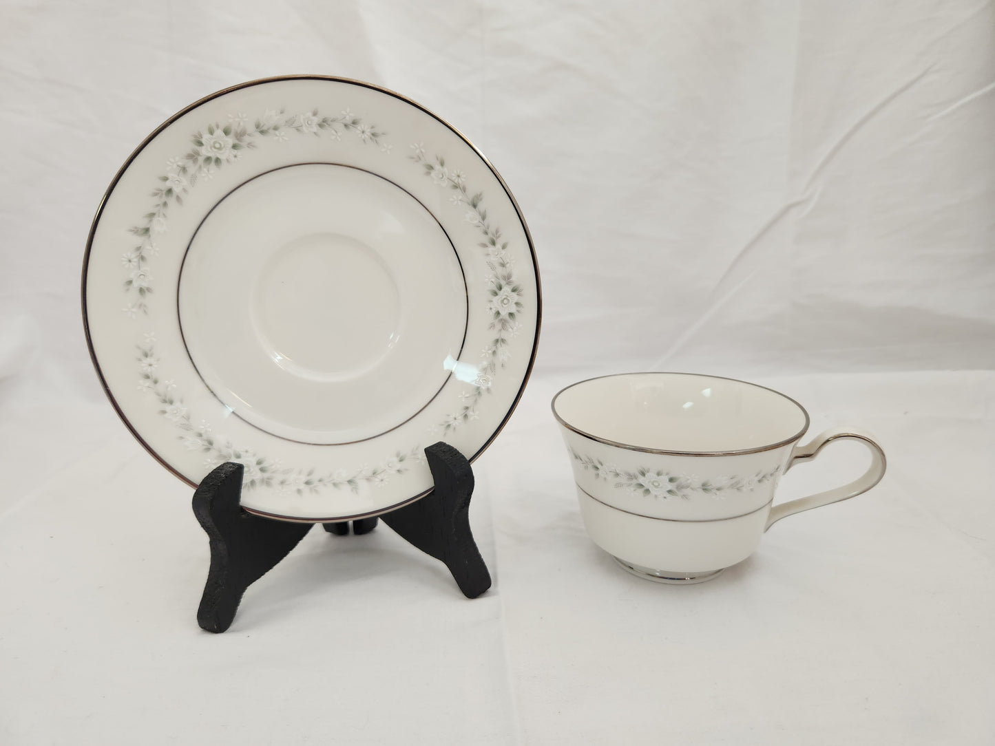 Noritake - Heather 7548 Footed Cup & Saucer Set