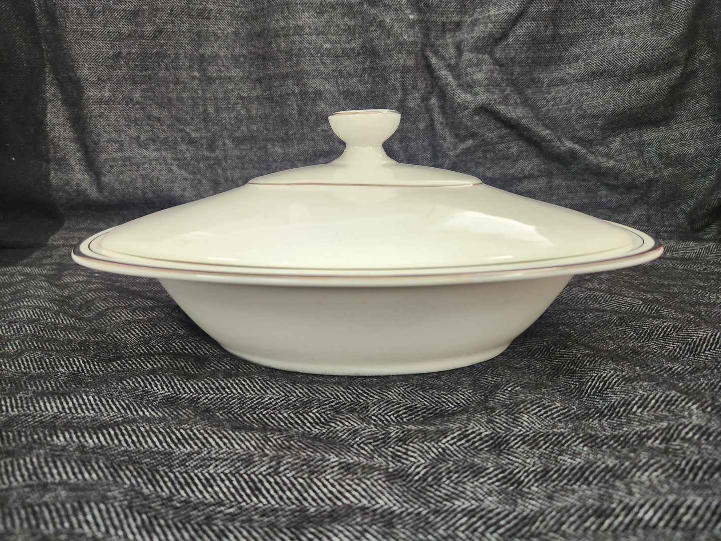 Concord Platinum 11" Oval Vegetable Bowl w/Lid by Royal Doulton - #H5048