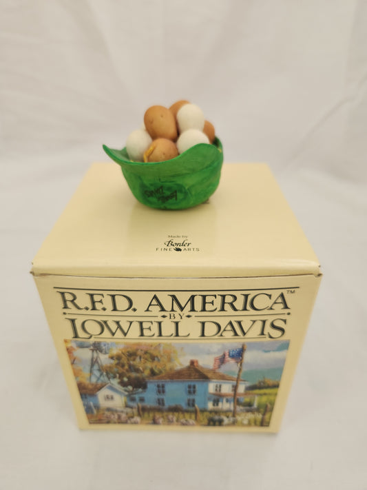 Lowell Davis "Club Renewal" Figurine #892051