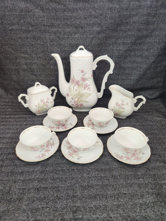 VTG - Vista Alegre 13-piece Floral Coffee/Tea Set with Gold Trim