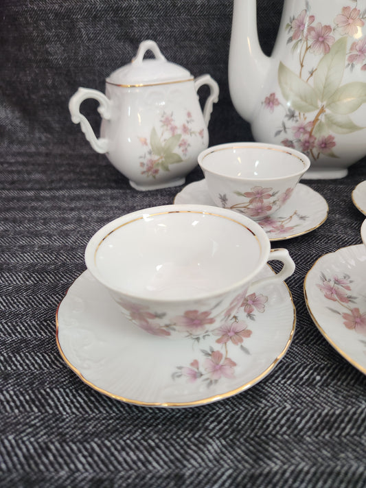 VTG - Vista Alegre 13-piece Floral Coffee/Tea Set with Gold Trim