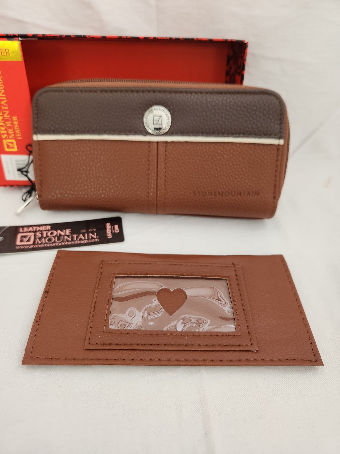 NWT - Stone Mountain Brown Ludlow SLG Zip Around Leather Wallet