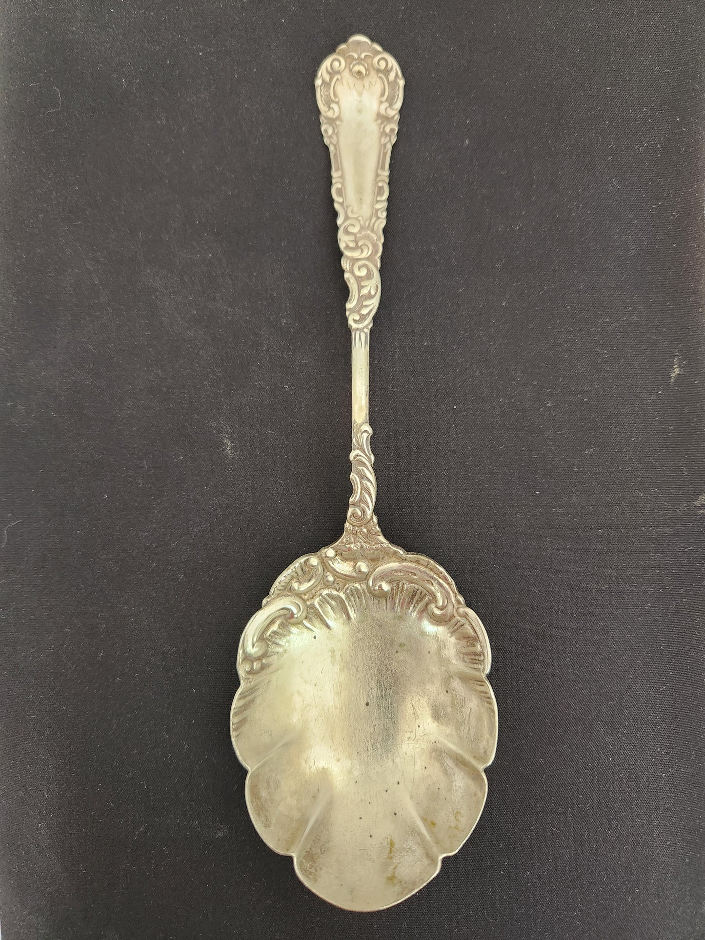 Vintage - WM Rogers 8-1/2" Silverplate Scalloped Edge Serving Spoon