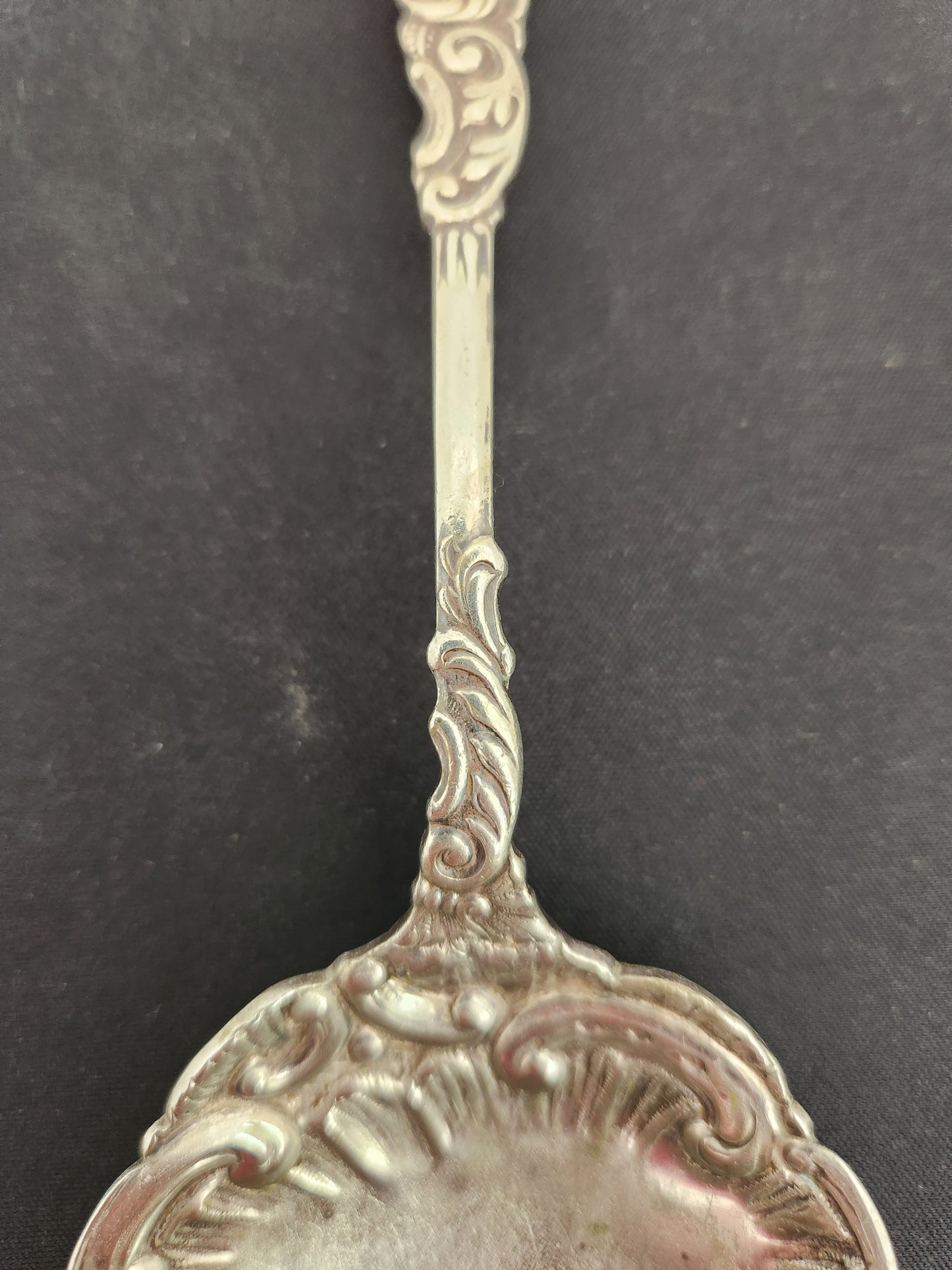 Vintage - WM Rogers 8-1/2" Silverplate Scalloped Edge Serving Spoon