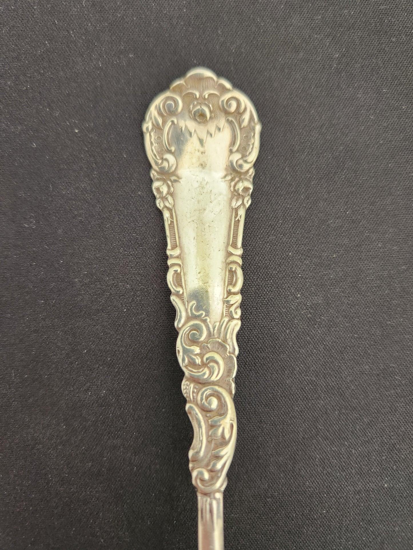 Vintage - WM Rogers 8-1/2" Silverplate Scalloped Edge Serving Spoon