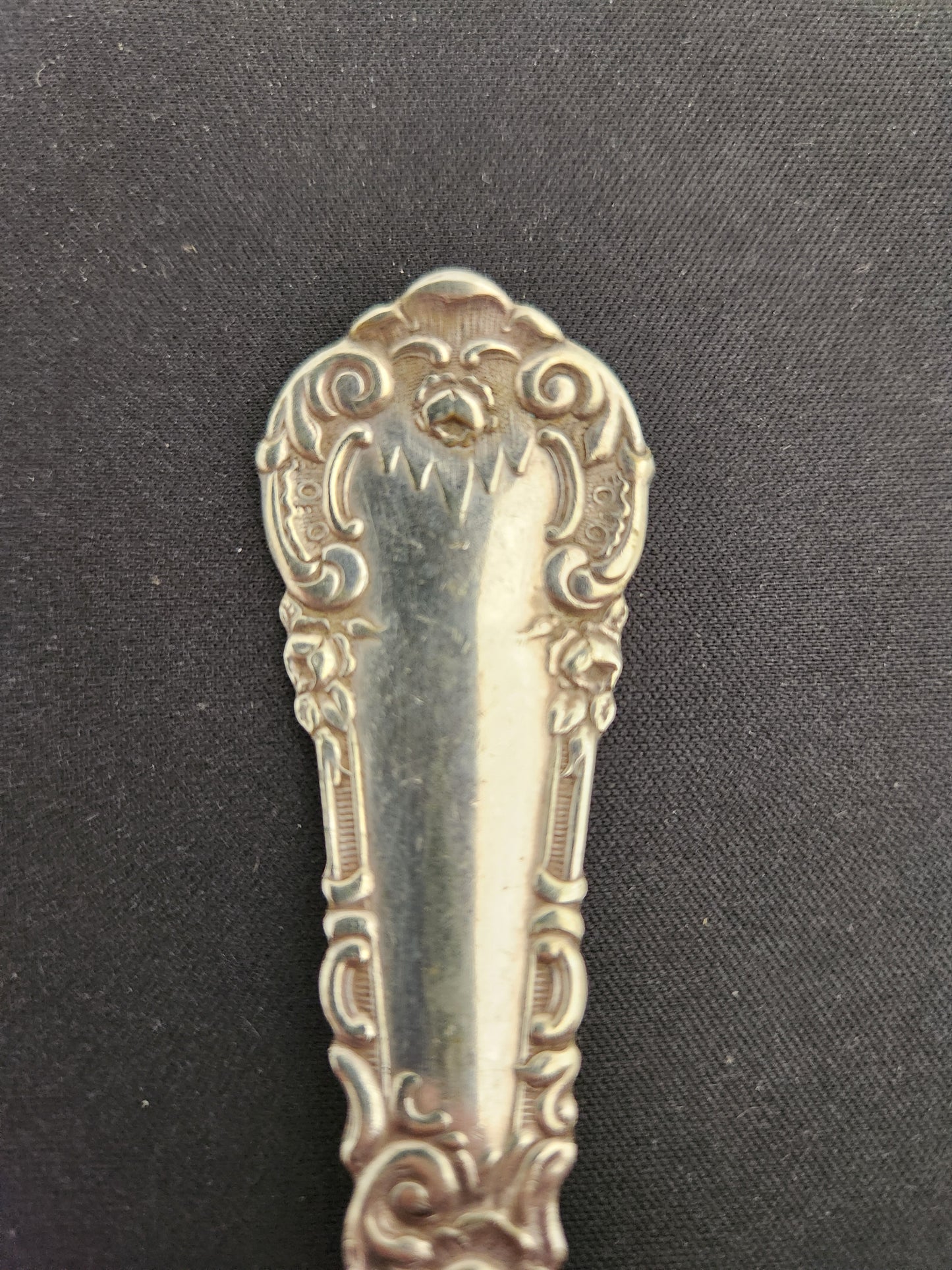 Vintage - WM Rogers 8-1/2" Silverplate Scalloped Edge Serving Spoon