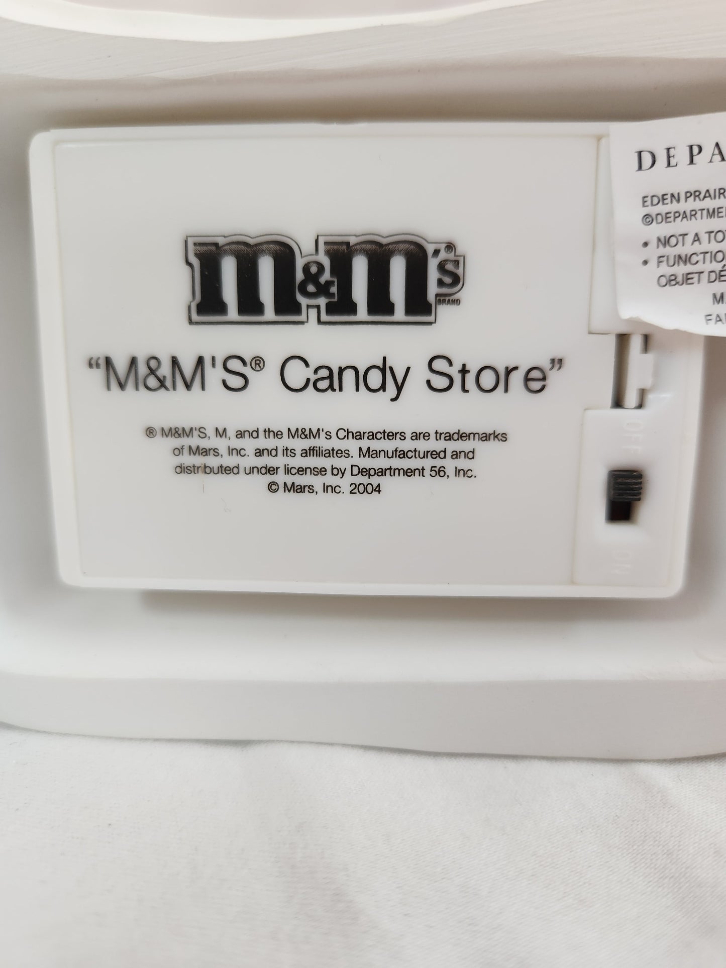 2004 - Department-56 M&M's Candy Store - Tested working